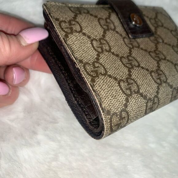 Authentic GUCCI GG Logo Kisslock Wallet - Picture 3 of 13
